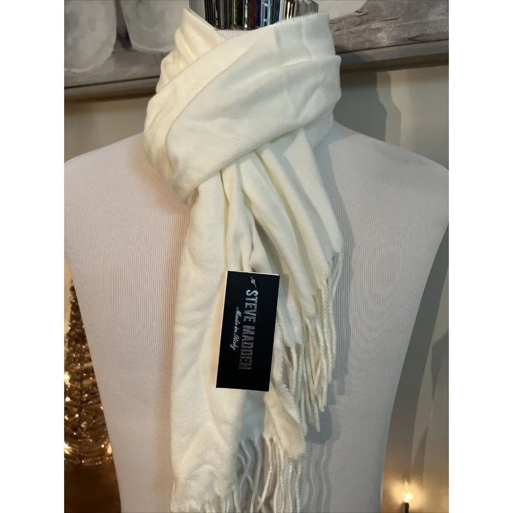 NWT Steve Madden Mid Weight Cozy Muffler Scarf with Fringe Ivory‎ Off-White